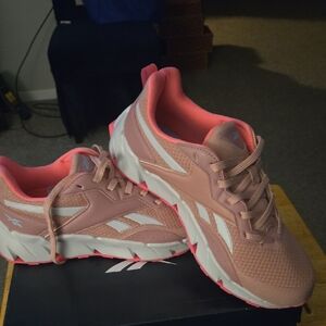 Reebok Blush and White Athletic Shoes size 6 girls= 7.5 womens